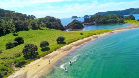 TWIN LAGOON EXPLORER